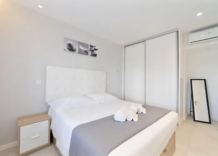 Saro By Hellovacations *