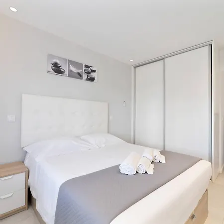 Saro By Hellovacations *