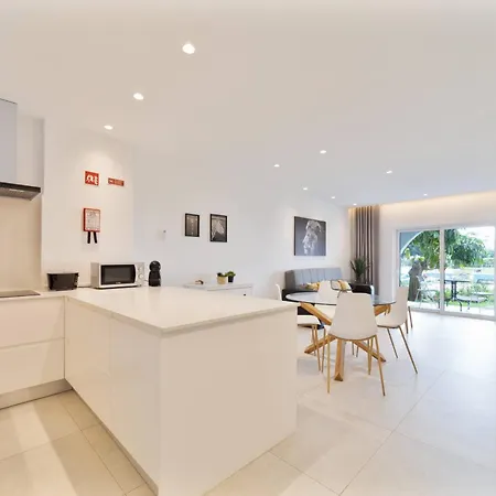 Apartment Saro By Hellovacations